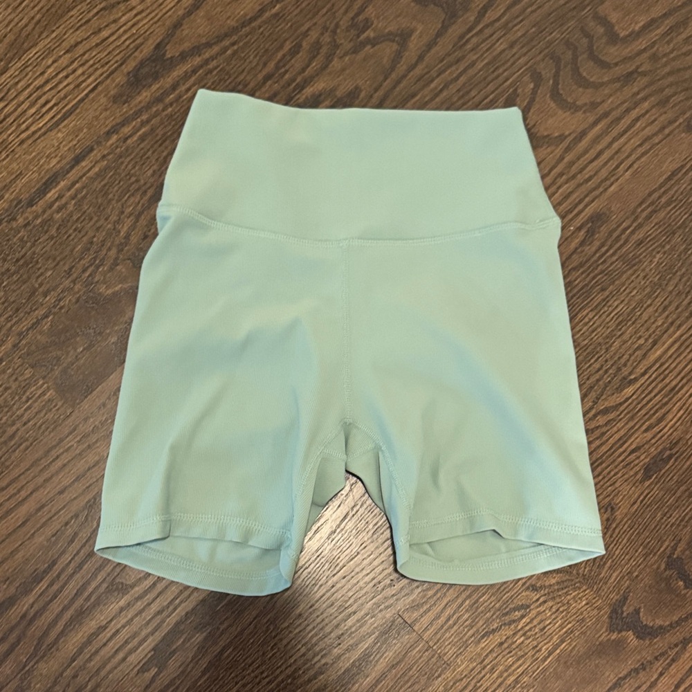 Sleek Mint Women's Bike Shorts